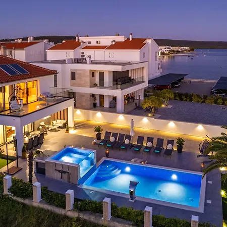Villa Seaside Luxury With A Swimming Pool Sukosan, Zadar - 22250 Sukošan