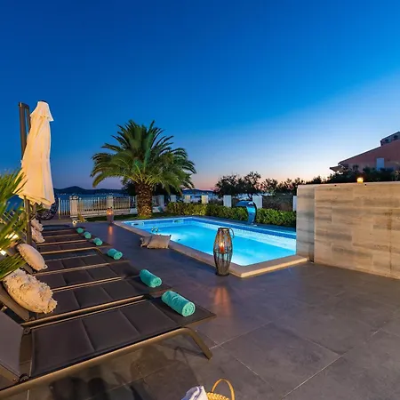 Seaside Luxury With A Swimming Pool Sukosan, Zadar - 22250 וילה *